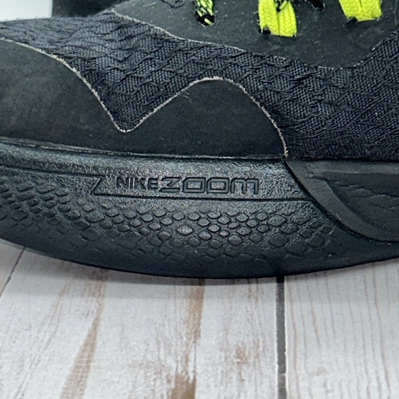 Nike Mamba Fury Lakers Away Sneakers - Picture 7 of 11